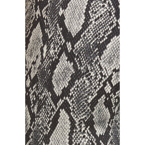 Alice + Olivia Black and Gray Snake Print Skinny Pants - Picture 5 of 9
